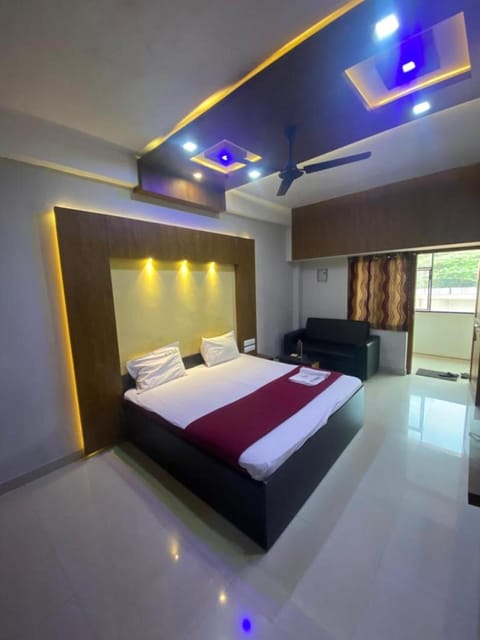 Redbell Suites Calicut Hotel in Kozhikode