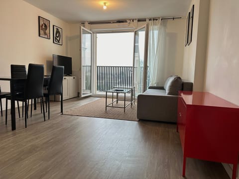 T3 65 m2 avec parking 15 mns Paris by immo kit bnb Apartment in Gagny