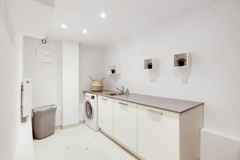 Family friendly 2 bed Apt in Acton, West London Apartment in London Borough of Ealing