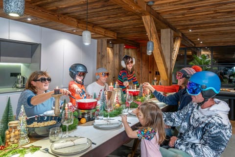 Serre-Chevalier Chalet Orpin piscine cinéma sauna Villa in La Salle-les-Alpes