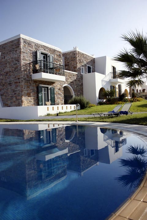 Property building, Day, Day, Swimming pool