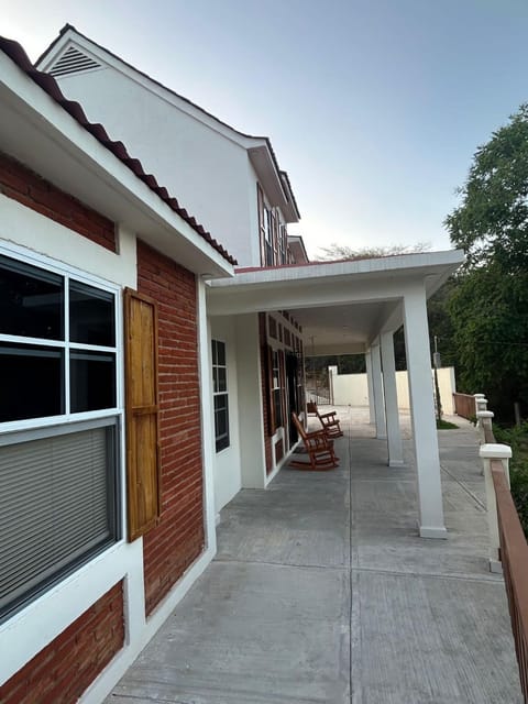 Casa la CEIBA House in State of Querétaro