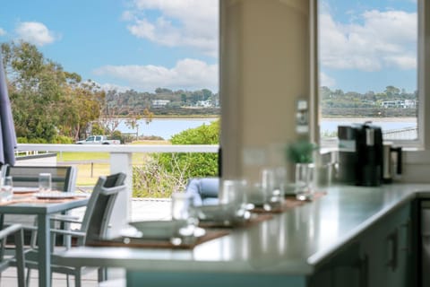 'The Grove' Family Home By The Beach House in Ocean Grove