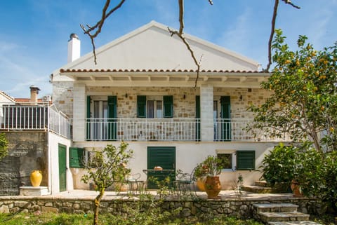 Property building, Garden, Garden view