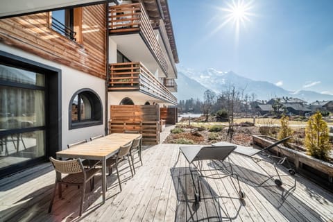 Patio, Spring, Mountain view