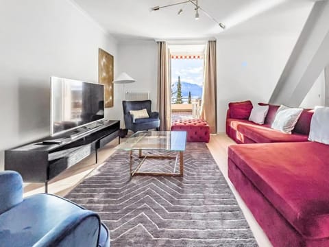 Chic 2 bedroom apartment near Chillion castle Condo in Montreux
