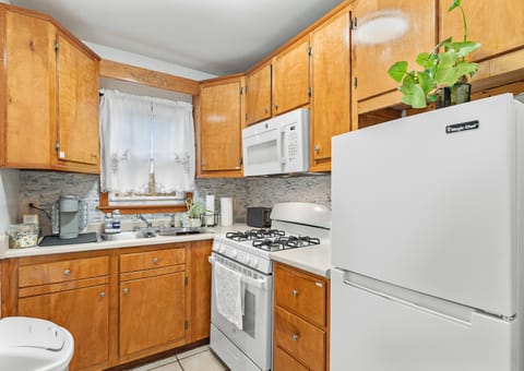 Vida Comfy Inn 3 bedroom Apartment 8 mins to downtown and ferry Copropriété in New Bedford