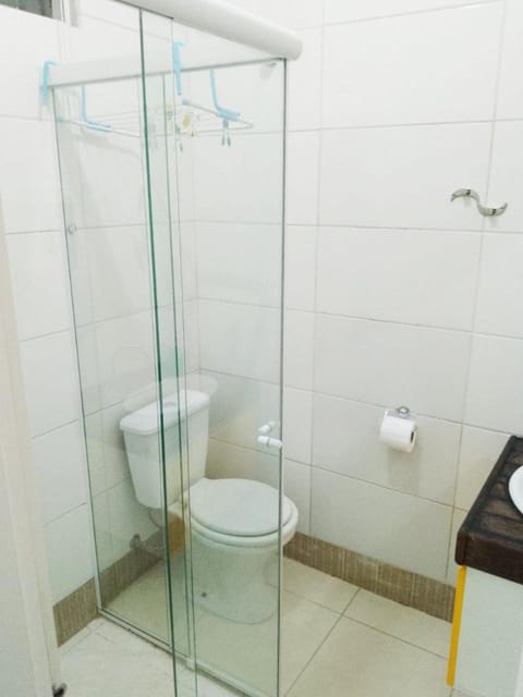 Shower, Toilet