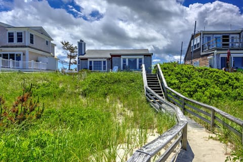 87 North Shore Boulevard East Sandwich - Cape Cod House in East Sandwich