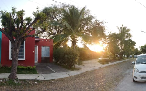 Casa Quijote para descanso o trabajo House in Villa de Álvarez