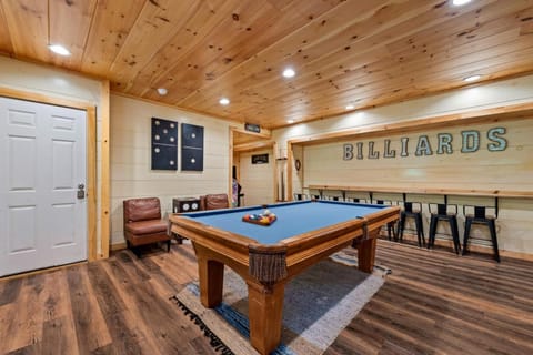 Countryside Comfort By Ghosal Luxury Lodging Chalet in Sevierville
