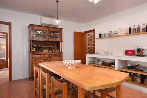 Coffee/tea facilities, Kitchen or kitchenette, Dining area, minibar, pet friendly, stove