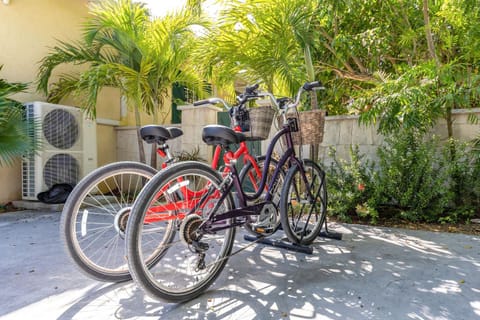 Dreamy Cottage in Grace Bay with BBQ and Bikes Included Chalet in Grace Bay