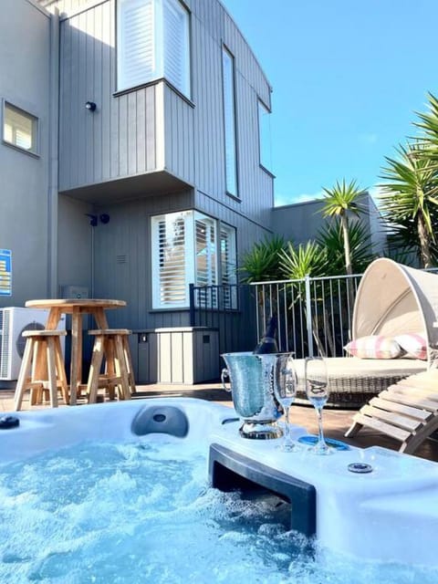 6BPs Sorrento Luxury spacious private beach escape House in Melbourne Road