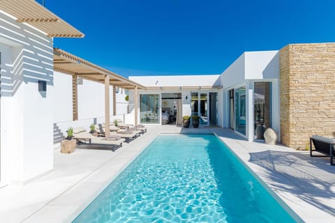 Balcony/Terrace, Swimming pool