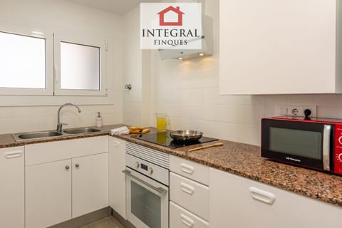 Kitchen or kitchenette, minibar, pet friendly, stove, kitchen