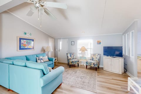 Salty Air Retreat House in Surf City