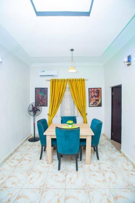 AJI Luxury 3BED Apartment (Ijegun, Lagos) Eigentumswohnung in Lagos