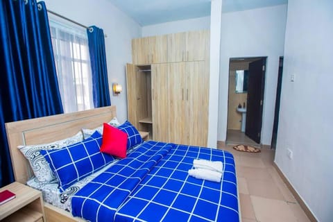 AJI Warm 2BED Apartment (Ijegun, Lagos) Condominio in Lagos