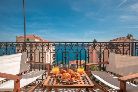 Patio, Day, Natural landscape, View (from property/room), Balcony/Terrace, Dining area, Sea view, Drinks