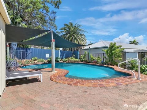 Studio 3 ENDEAVOUR INN Condo in Emu Park