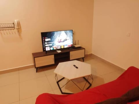 HB1713 -2 bedroom-Netflix-Wifi-Parking, 3042 Condo in Putrajaya