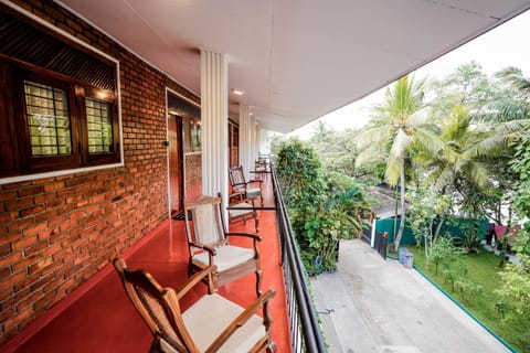 Patio, View (from property/room), Balcony/Terrace, Seating area, Garden view