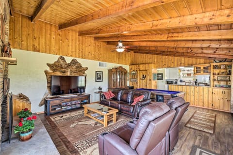 Phoenix Vacation Rental on 7-Acres with Deck and Grill Haus in New River