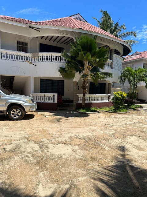 Sea la vie - Macheo Villa in Diani Beach