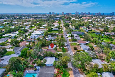 Sunny Naples - Subtropical Oasis Cottage Condo in Naples