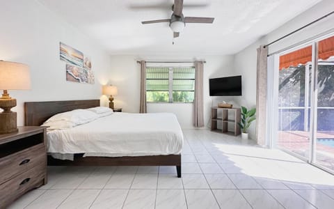 Bed, TV and multimedia, Bedroom, Pool view, furniture