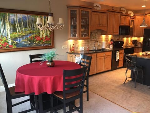 Riverfront Condo With Balcony, King Bed Str#267 Casa in Salida