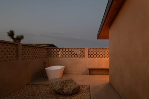 Sol e Cielo- 2 luxe homes w 2 pools & hot tubs House in Yucca Valley