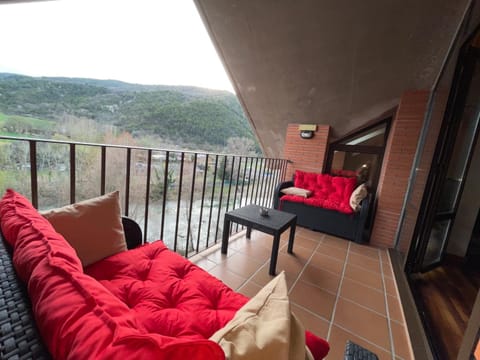 Natural landscape, View (from property/room), Balcony/Terrace, Living room, Seating area, Mountain view