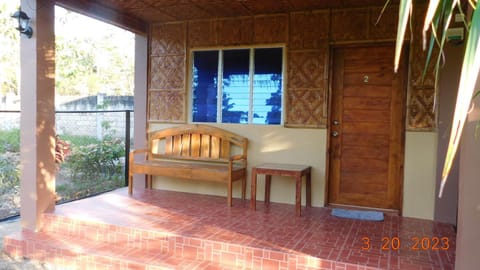 Elvie's Cottages Private Studios 2 Condo in Panglao