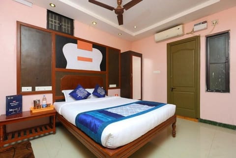 GNANA SRM RESIDECNY Bed and Breakfast in Puducherry