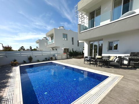 Protaras Villa, Swimming Pool, BBQ grill, 3 Bedrooms, Near Beach Villa in Protaras