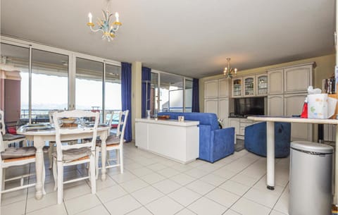 Lovely Apartment In Thoule-sur-mer With Wifi Condo in Mandelieu-La Napoule