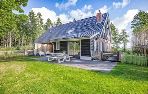 Gorgeous Home In Rijssen With Wifi Casa in Holten