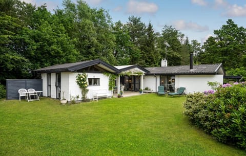 Lovely Home In Frederiksvrk With Kitchen Haus in Zealand