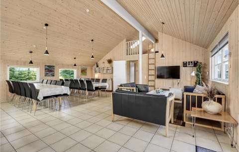 Amazing Home In Idestrup With Sauna House in Væggerløse
