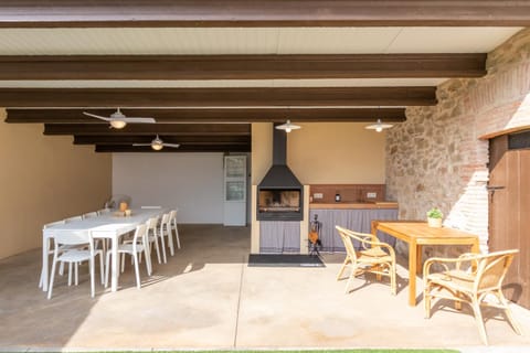 BBQ facilities, Dining area