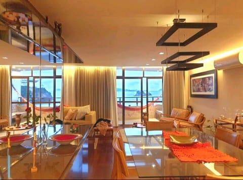 Apartamento Luxuoso Frente Mar e MAC Condo in Niterói