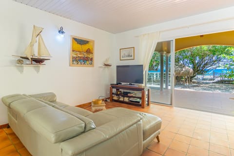 Yellow Beach Villa - Maison créole sur la plage Villa in Le Diamant