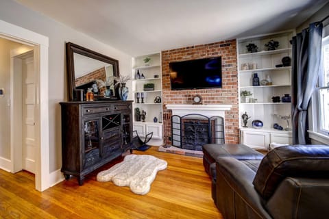 Pet Friendly and Historic Prescott Home with Fire Pit! Haus in Prescott