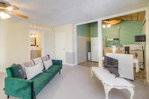 Pet-Friendly Studio - half Mi to Galveston Bay! Condo in San Leon