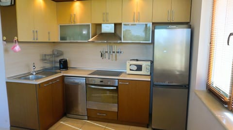 Kitchen or kitchenette, dishwasher, minibar, pet friendly, stove, toaster