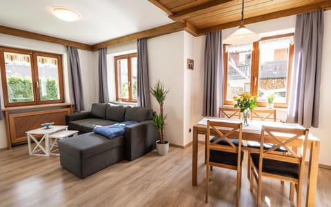 Neu! Sonnige Terrassen-Ferienwohnung in den Bergen Condo in Sonthofen