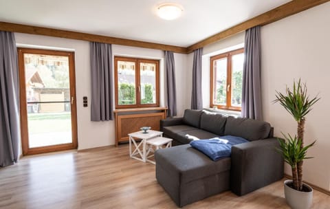 Neu! Sonnige Terrassen-Ferienwohnung in den Bergen Condo in Sonthofen