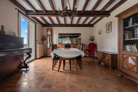 Chalet Echalas House in Givors